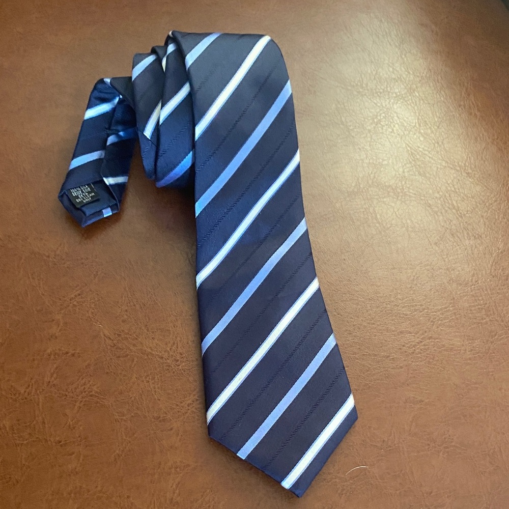 Hawes and Curtis Dark Blue and Light Blue Striped Tie